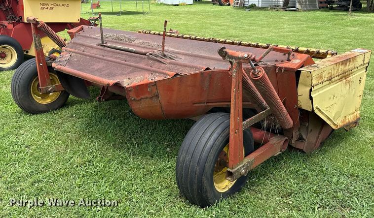 image for item ED4338 New Holland hay equipment