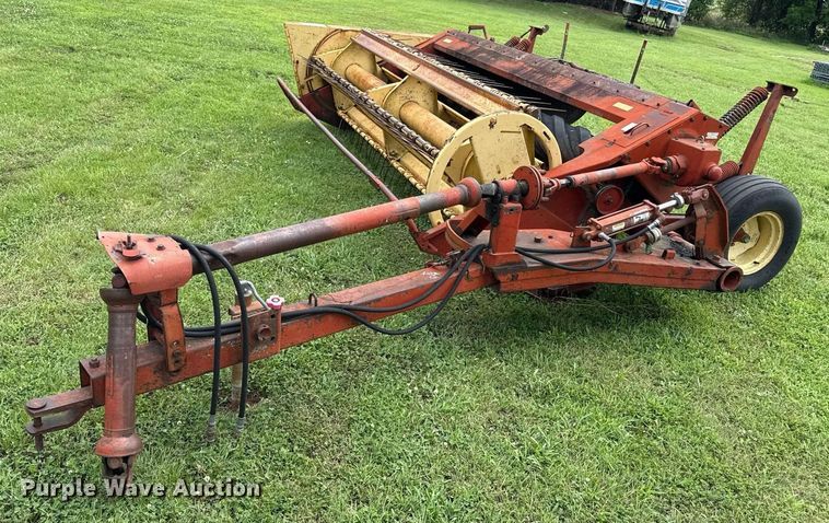image for item ED4338 New Holland hay equipment