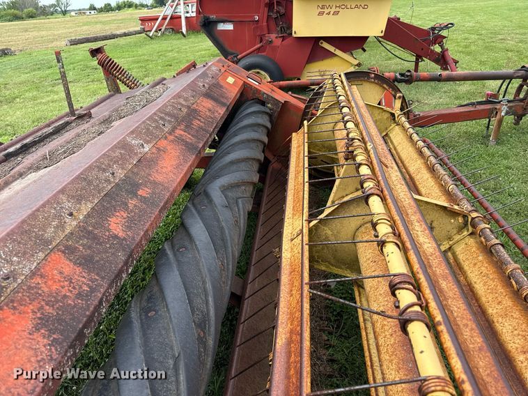 image for item ED4338 New Holland hay equipment