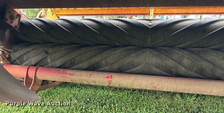 image for item ED4338 New Holland hay equipment