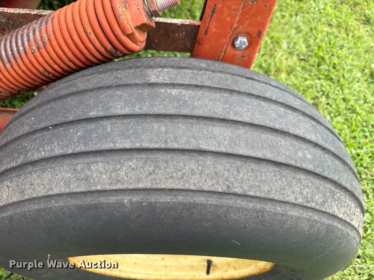 image for item ED4338 New Holland hay equipment