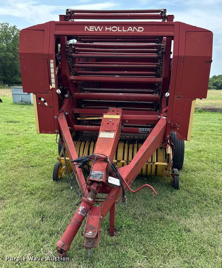 image for item ED4338 New Holland hay equipment