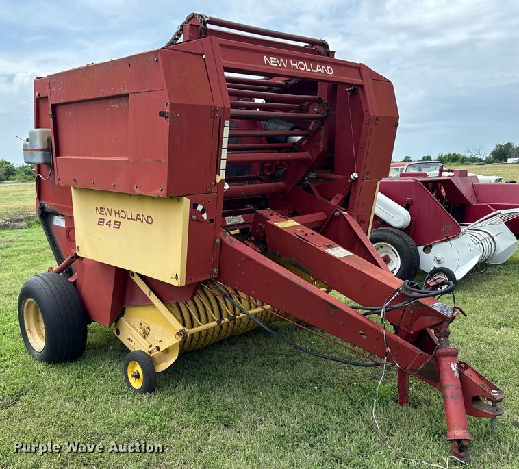 image for item ED4338 New Holland hay equipment