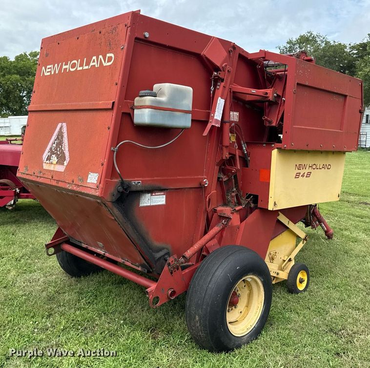 image for item ED4338 New Holland hay equipment