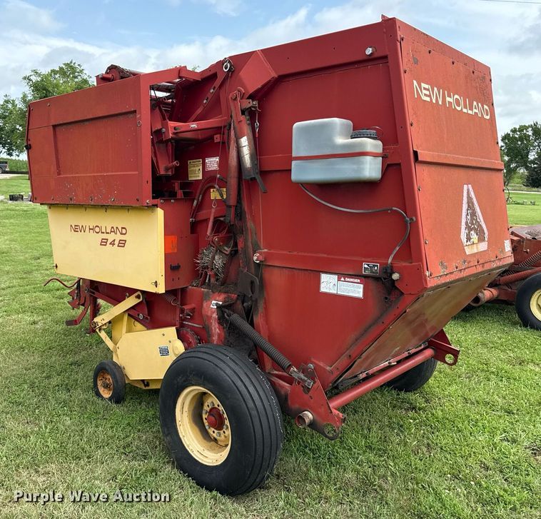 image for item ED4338 New Holland hay equipment