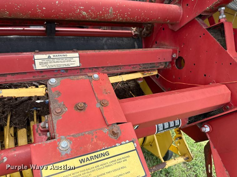 image for item ED4338 New Holland hay equipment