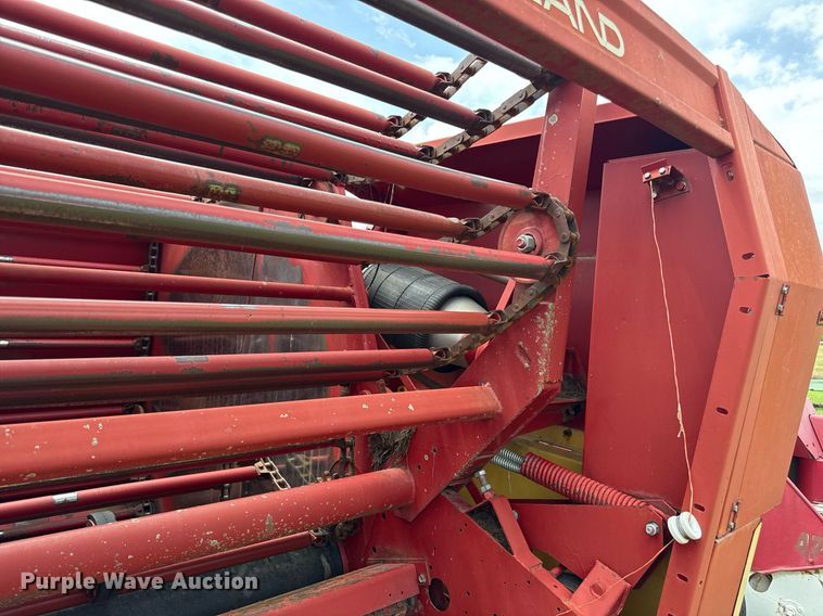 image for item ED4338 New Holland hay equipment