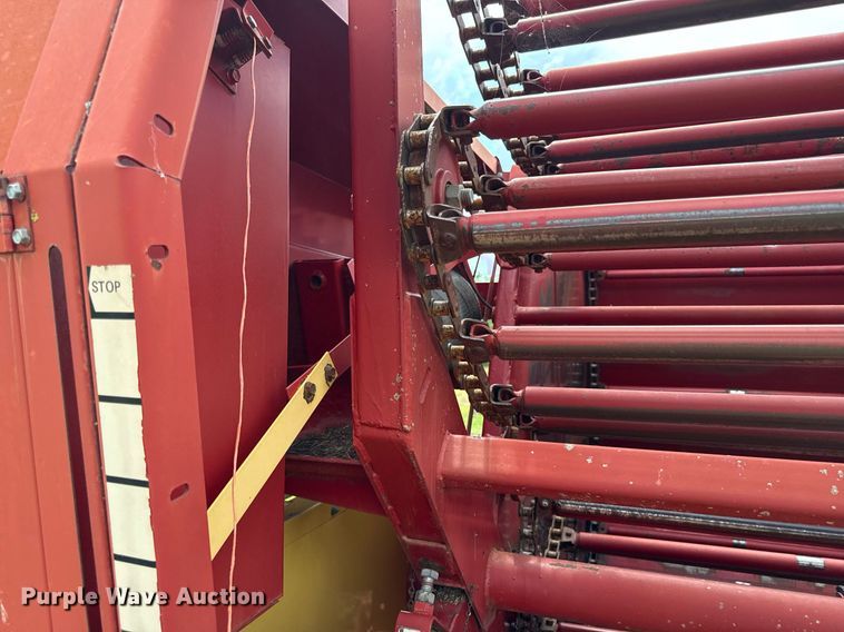 image for item ED4338 New Holland hay equipment