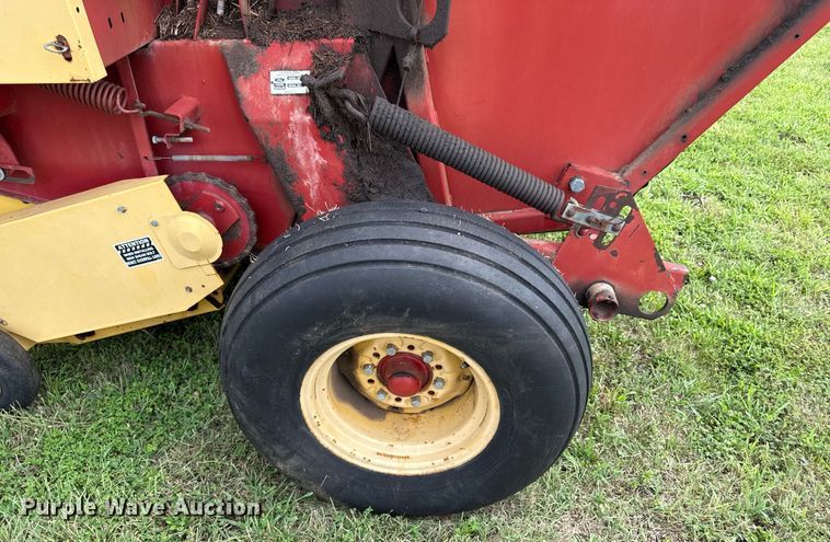 image for item ED4338 New Holland hay equipment