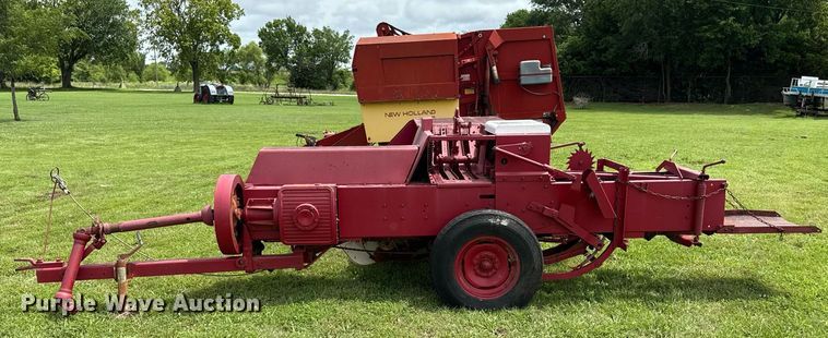 image for item ED4340 International Harvester 47 small square baler