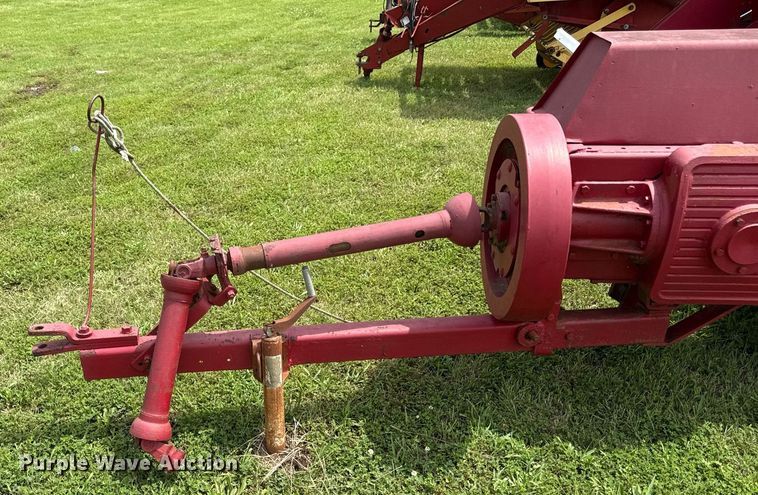 image for item ED4340 International Harvester 47 small square baler