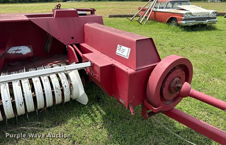 image for item ED4340 International Harvester 47 small square baler