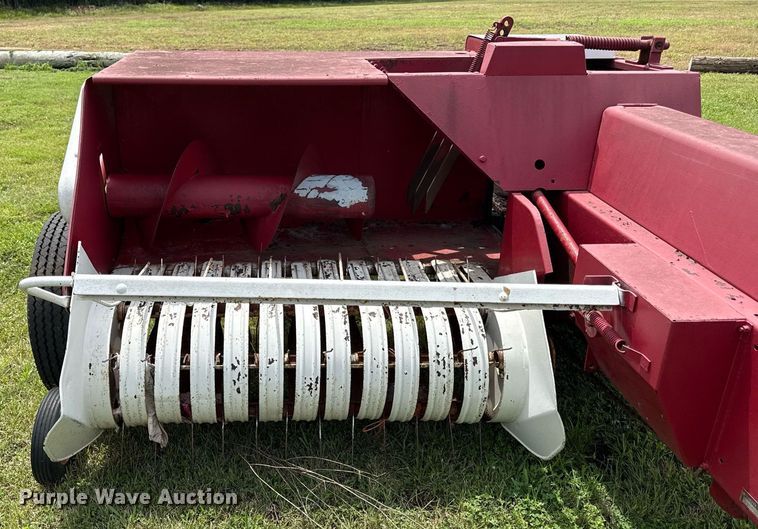 image for item ED4340 International Harvester 47 small square baler