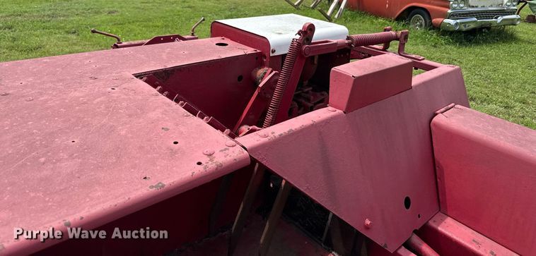 image for item ED4340 International Harvester 47 small square baler