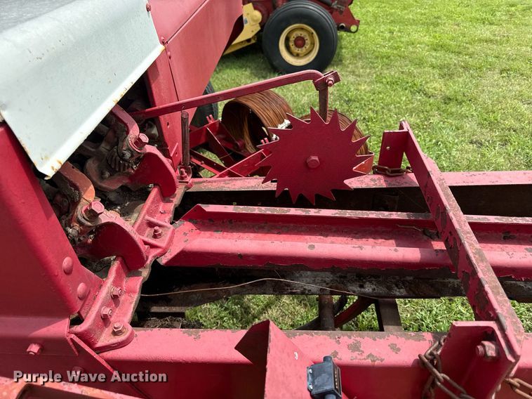 image for item ED4340 International Harvester 47 small square baler