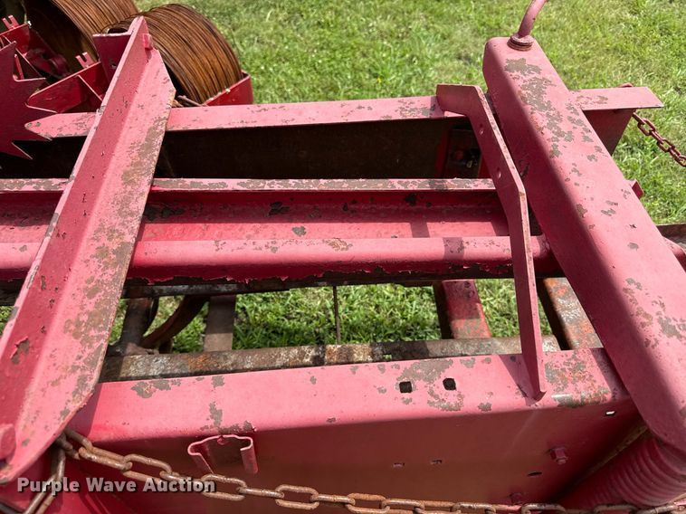 image for item ED4340 International Harvester 47 small square baler