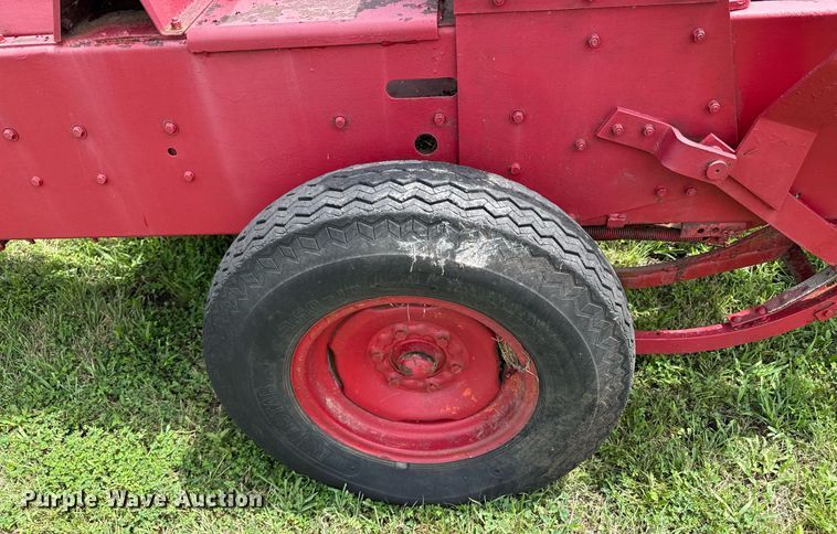 image for item ED4340 International Harvester 47 small square baler