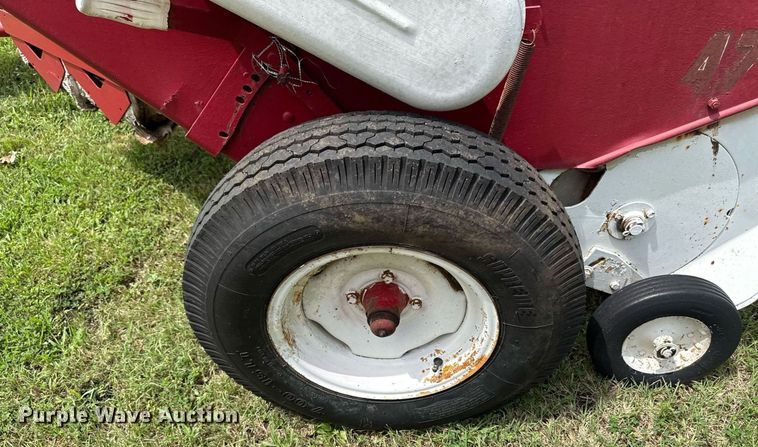 image for item ED4340 International Harvester 47 small square baler