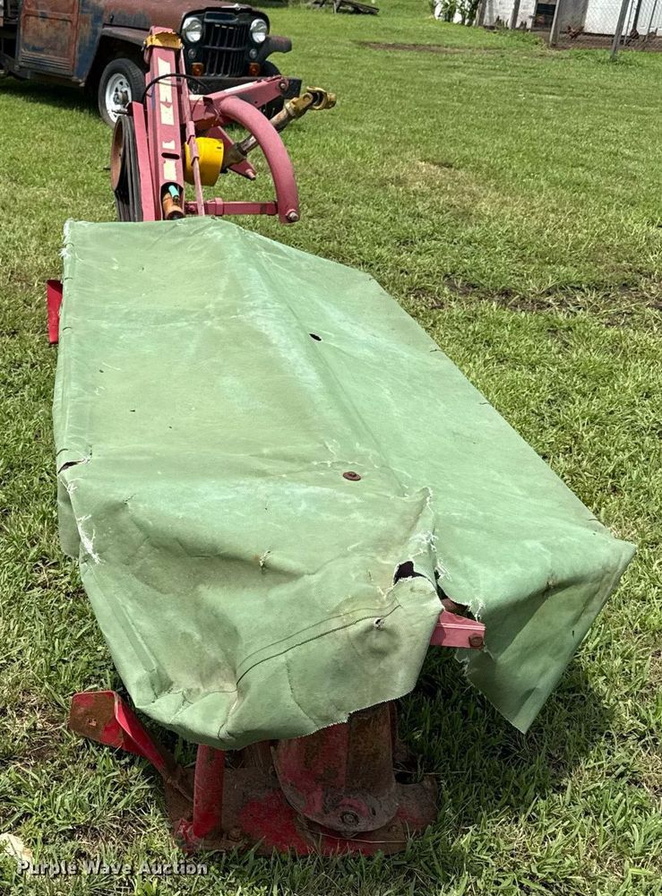 image for item ED4340 International Harvester 47 small square baler