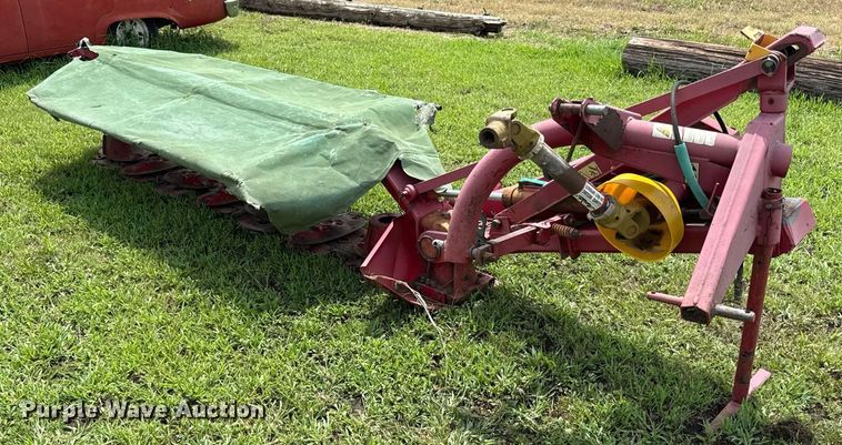 image for item ED4340 International Harvester 47 small square baler