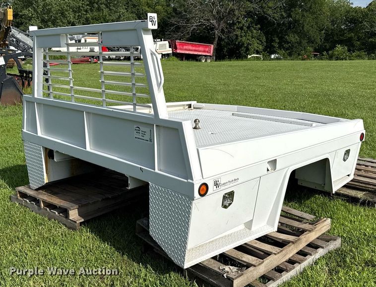 image for item ED4349 B&W flatbed