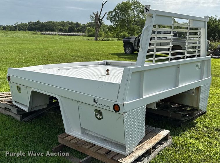 image for item ED4349 B&W flatbed