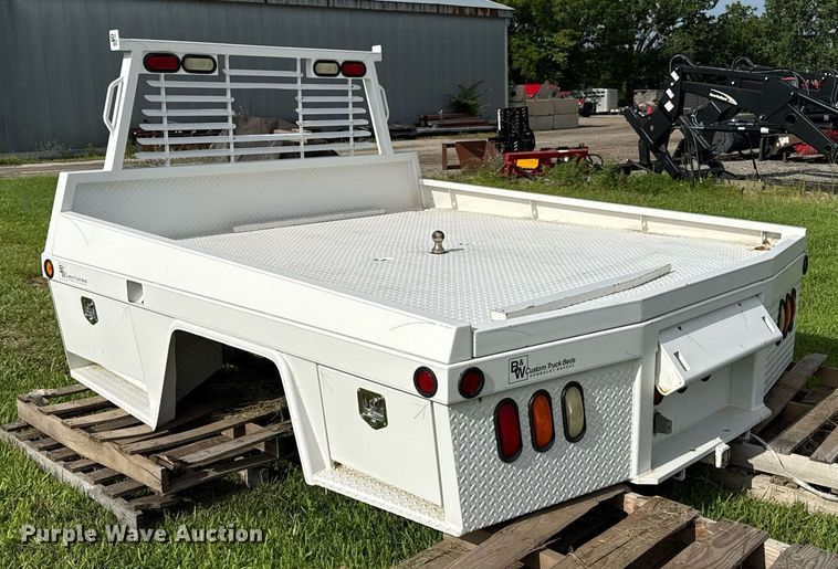 image for item ED4349 B&W flatbed