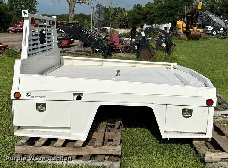 image for item ED4349 B&W flatbed