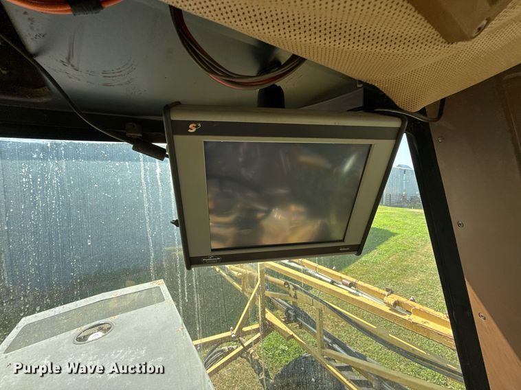 image for item ED4400 1997 RoGator 854 sprayer