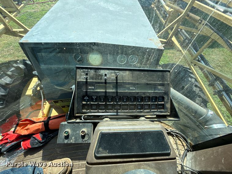 image for item ED4400 1997 RoGator 854 sprayer