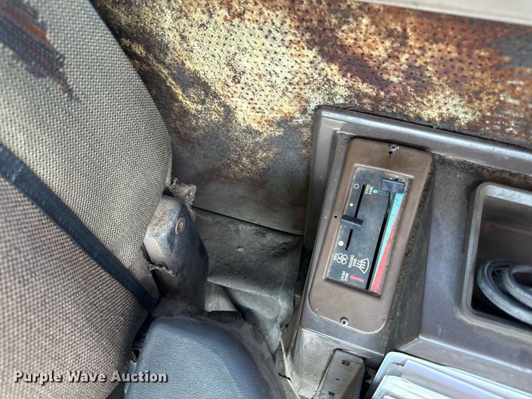 image for item ED4400 1997 RoGator 854 sprayer