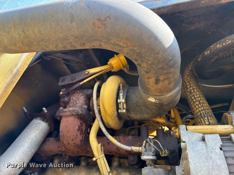 image for item ED4400 1997 RoGator 854 sprayer