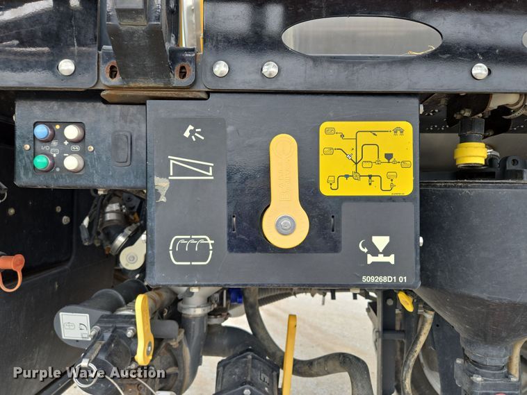 image for item EF1796 2015 RoGator RG900B sprayer