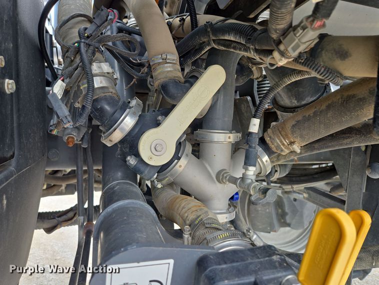 image for item EF1796 2015 RoGator RG900B sprayer