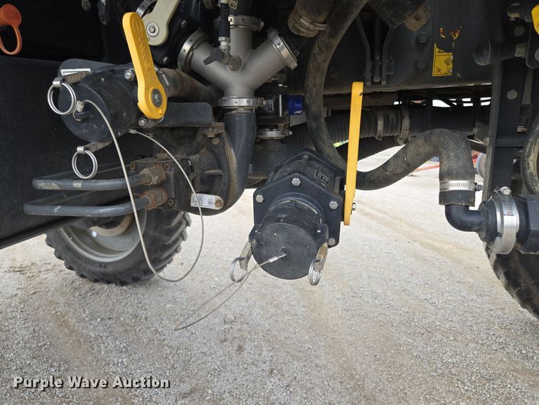 image for item EF1796 2015 RoGator RG900B sprayer