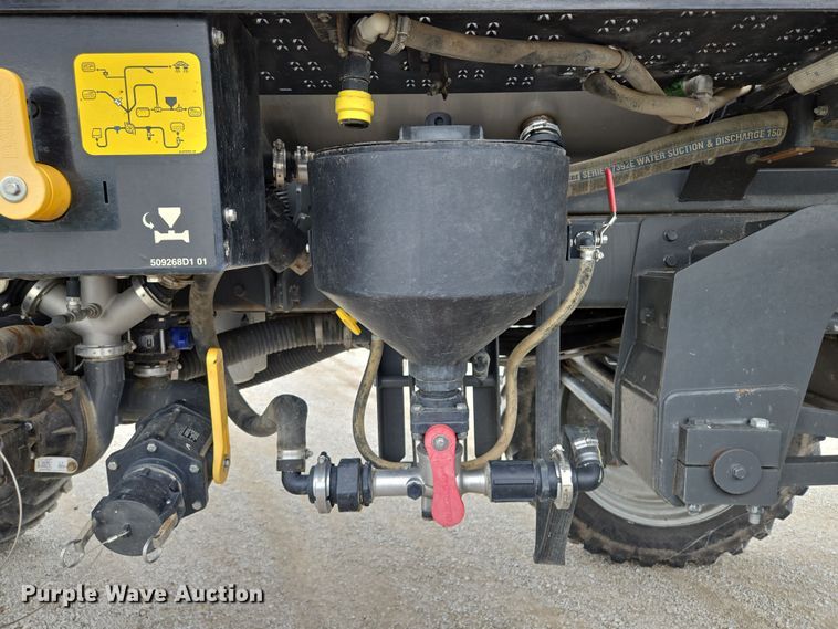 image for item EF1796 2015 RoGator RG900B sprayer