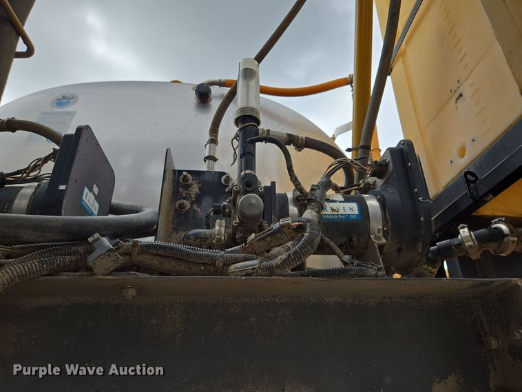 image for item EF1796 2015 RoGator RG900B sprayer