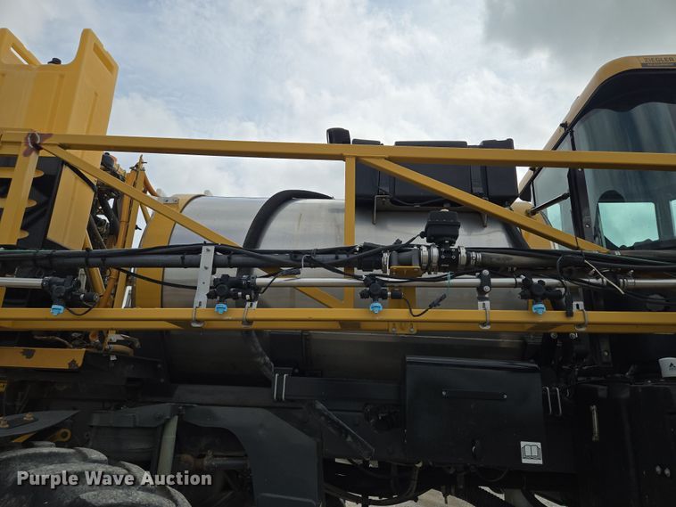 image for item EF1796 2015 RoGator RG900B sprayer