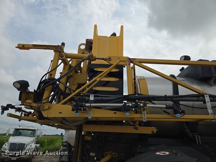 image for item EF1796 2015 RoGator RG900B sprayer