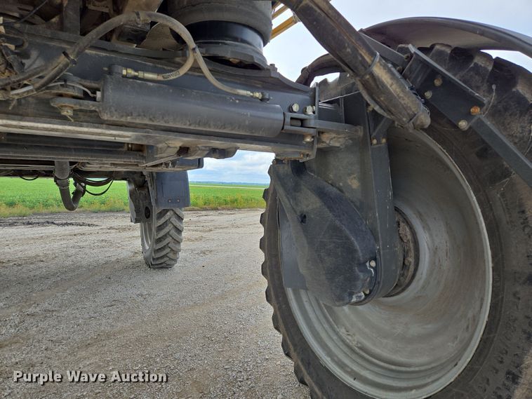 image for item EF1796 2015 RoGator RG900B sprayer