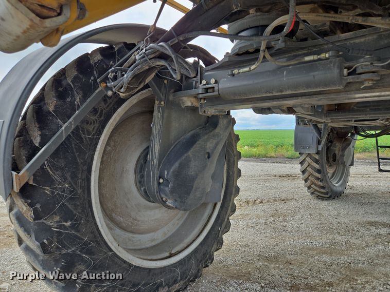 image for item EF1796 2015 RoGator RG900B sprayer