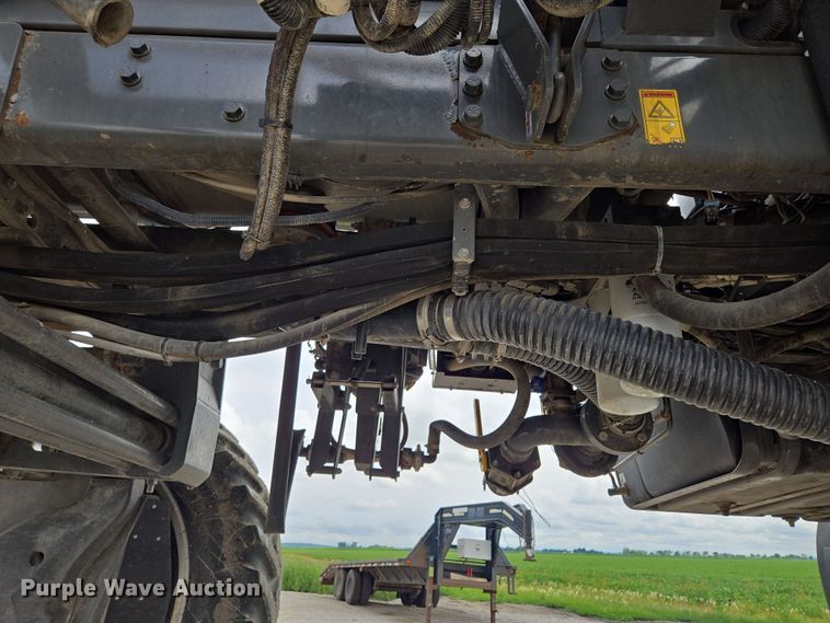 image for item EF1796 2015 RoGator RG900B sprayer