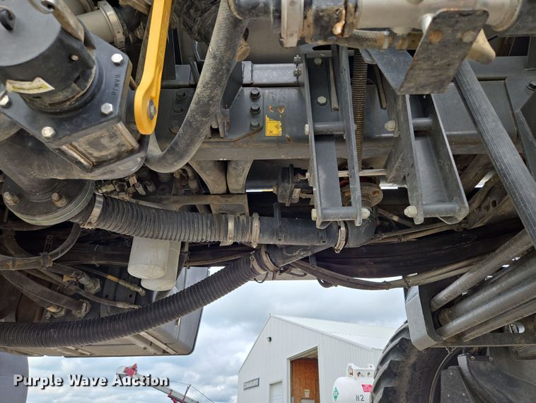 image for item EF1796 2015 RoGator RG900B sprayer