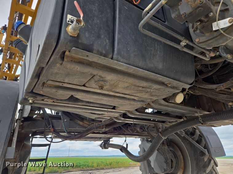 image for item EF1796 2015 RoGator RG900B sprayer