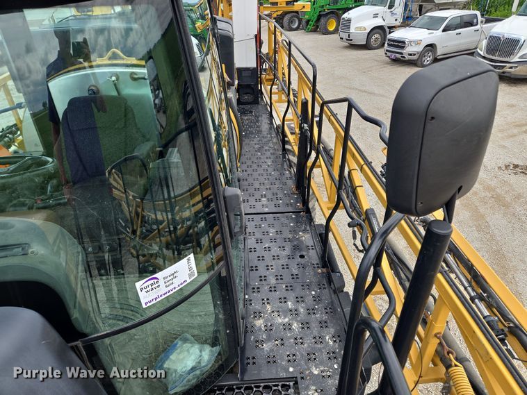 image for item EF1796 2015 RoGator RG900B sprayer