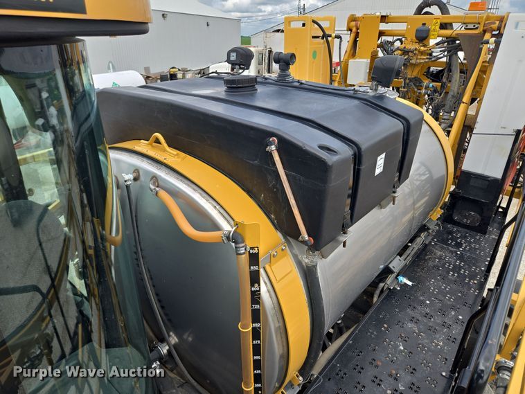 image for item EF1796 2015 RoGator RG900B sprayer