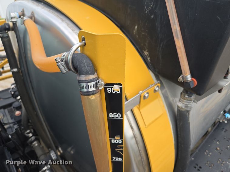 image for item EF1796 2015 RoGator RG900B sprayer