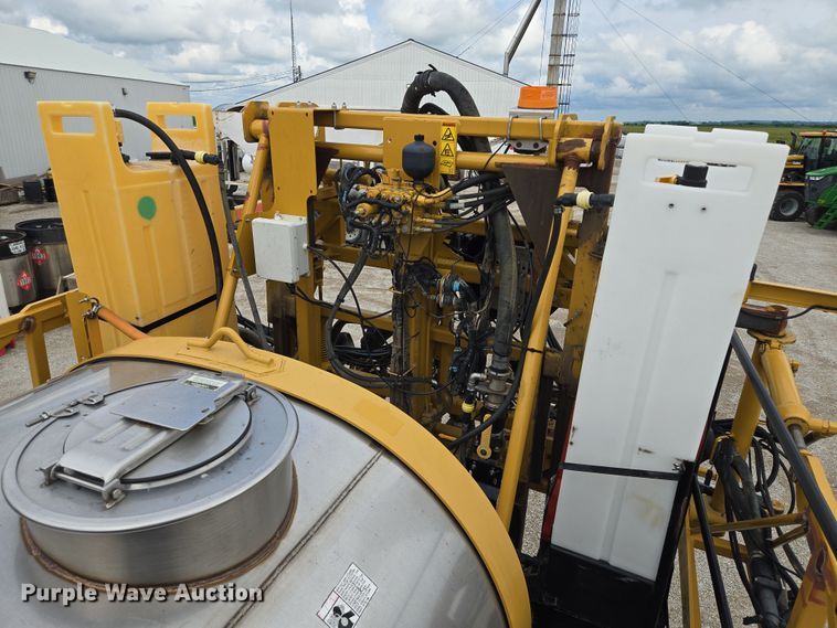 image for item EF1796 2015 RoGator RG900B sprayer