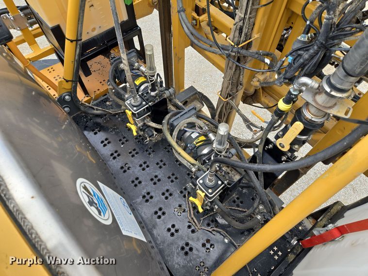 image for item EF1796 2015 RoGator RG900B sprayer