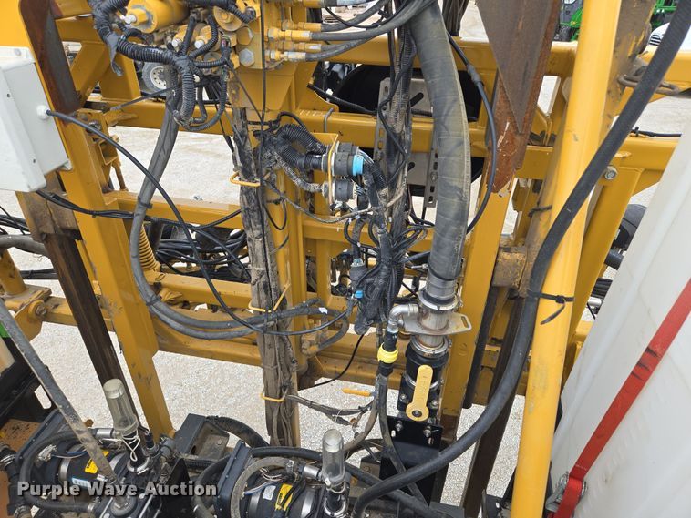 image for item EF1796 2015 RoGator RG900B sprayer